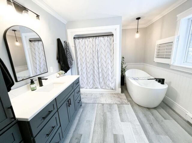 Step into luxury with this elegant master bathroom. 

From the pristine quartz top to the modern accessories, this bathroom screams sophistication. Plus, it’s the perfect place to unwind after a long day. 

@__melaniemcmillan 
.
.
.
#bathroomgoals #bathroomdesign #bathroomdecor #bathroomremodel #bathroomrenovation #hometrends #homerenovation #homedecor #bathroomsofinstagram #stonewoodbath